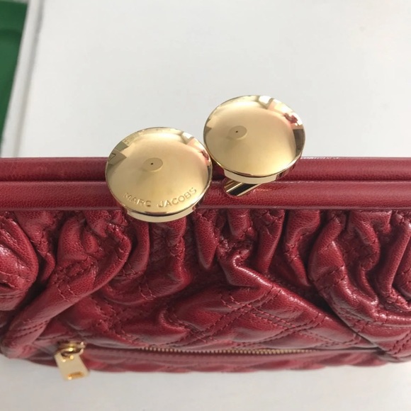 Marc Jacobs Handbags - Marc Jacobs Little Leather Stam Shoulder bag